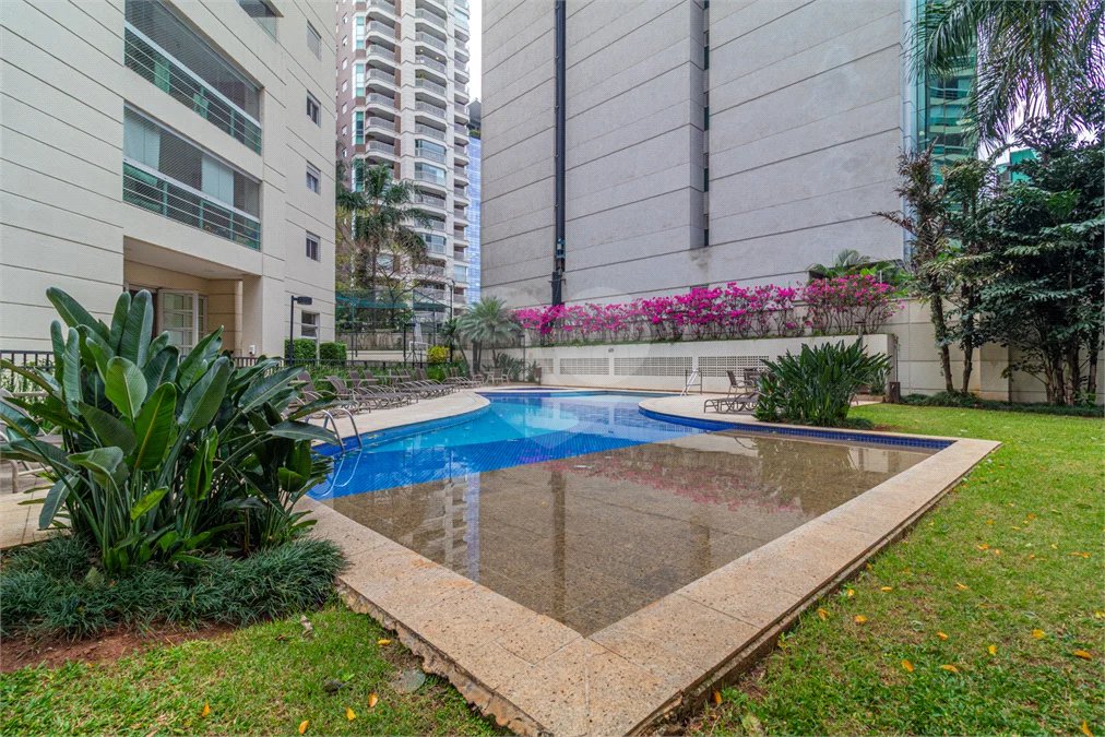 Cobertura à venda com 3 suítes em Vila Olímpia, São Paulo, SP