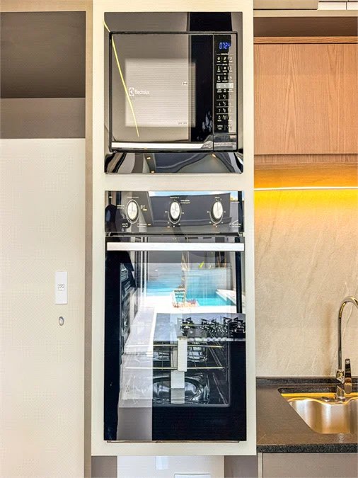 Casa Térrea Evidências - Indaiatuba/SP - R$ 1.950.000,00 - Área Total 307,33 m² - Área Construída 201,90 m² - TÉRREA - 03 suítes sendo a master com closet; Escritório; Lavabo; Cozinha com cooktop, forno, micro-ondas e coifa; Móveis planejados na hall de entrada, sala, escritório, cozinha, gourmet, s