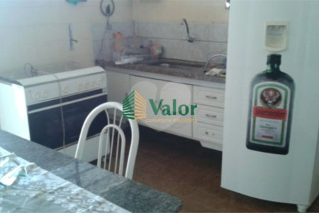 Casa com 4 dormitórios