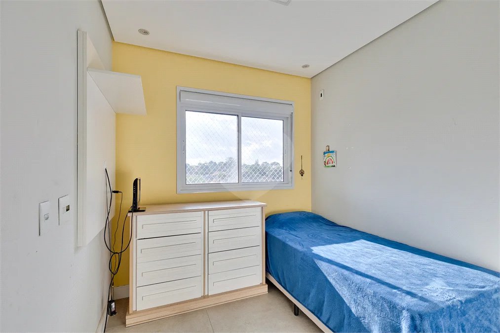 Apartamento com 68m² sala 02 ambientes, 02 dormitórios, sendo 01 suíte banheiro social e vaga no subsolo.! Venha conhecer!