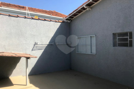 Casa térrea na Vila Nery .
