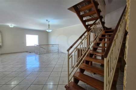 Casa sofisticada à venda em bairro nobre de Atibaia | 3 dormitórios | 408 m²