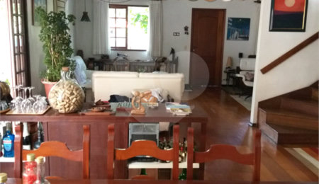 Casa à venda com 4 quartos, sendo 2 suítes,  no condomínio Vila Panamericana, São Paulo - SP