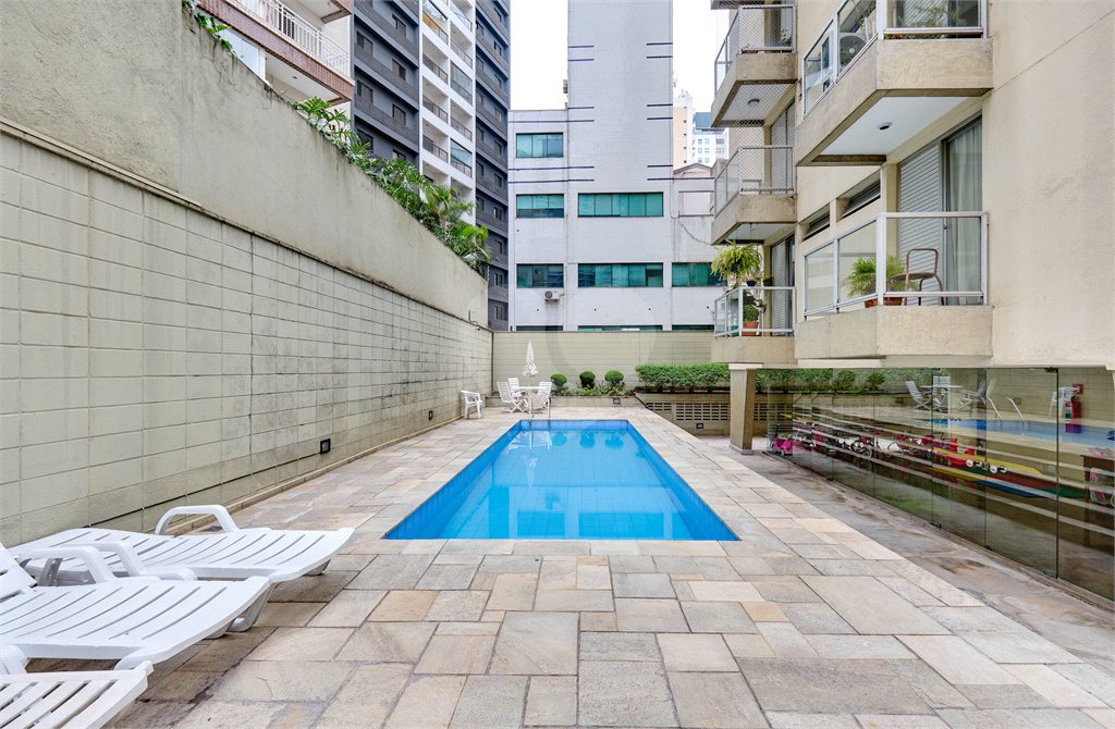 Apartamento à venda com 3 quartos, sendo 1 suíte, em Vila Olímpia, São Paulo, SP