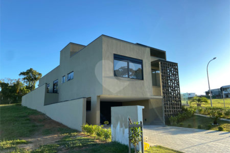 Casa à venda com 3 suítes no condomínio Alphaville Castello, Itu - SP