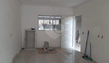 Casa à venda com 2 quartos, sendo 1 suíte,  em Bosque dos Eucaliptos, São José dos Campos, SP