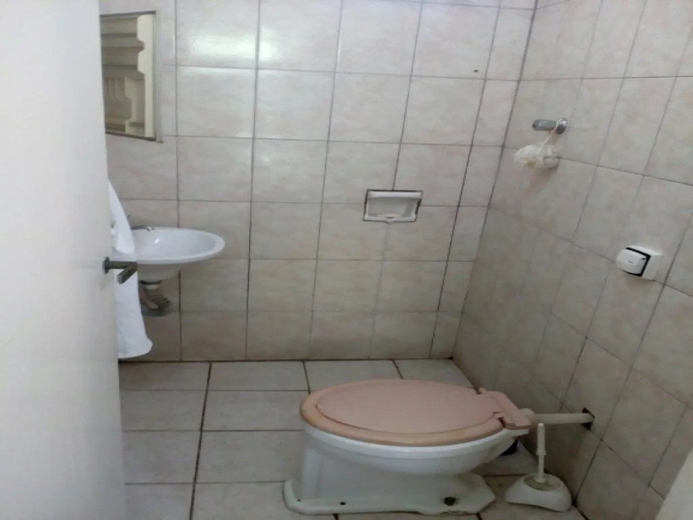 Casa à venda com 3 quartos, sendo 1 suíte, em Butantã, São Paulo, SP