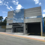 Galpão industrial com renda à venda em Cotia