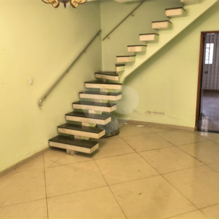 Sobrado à venda com 3 quartos em Vila Paulo Silas, São Paulo, SP