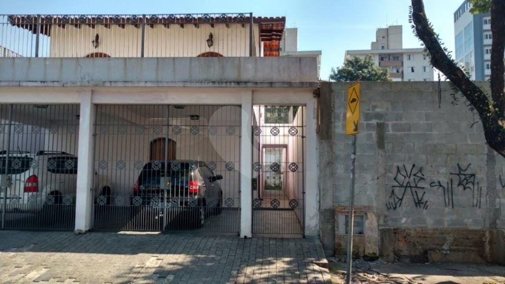 Sobrado à venda com 4 quartos, sendo 1 suíte, em Vila Vitório Mazzei, São Paulo, SP