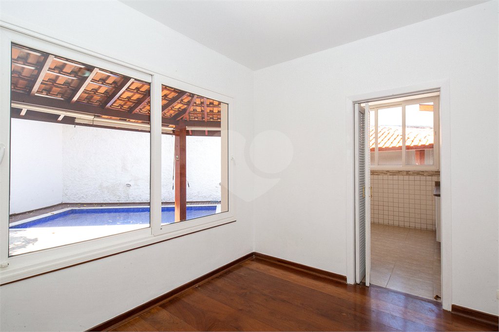 Sobrado à venda com 5 quartos, sendo 3 suítes, em Alto da Boa Vista, São Paulo, SP