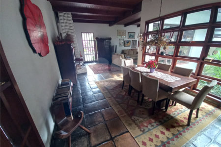 Sobrado à venda com 4 quartos, sendo 2 suítes, em Fazenda Morumbi, São Paulo, SP