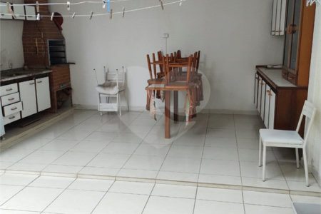 Sobrado à venda com 2 quartos, sendo 1 suíte,  em Jardim São Pedro, Mogi das Cruzes, SP