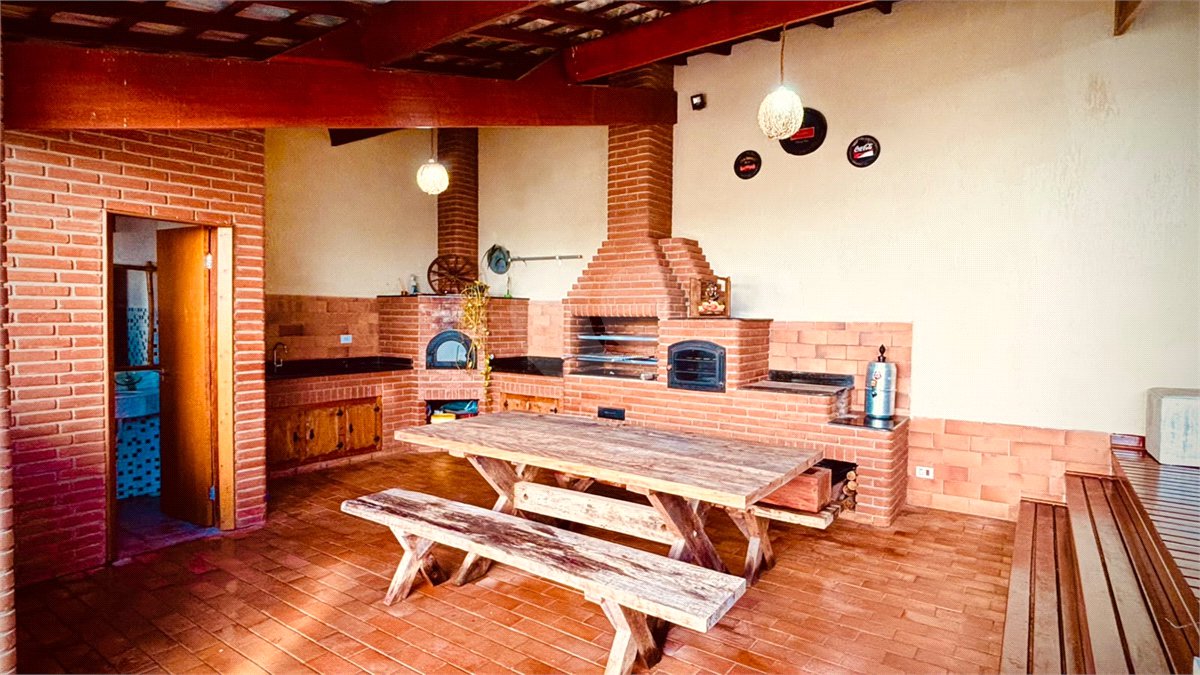 Sobrado à venda com 3 quartos, sendo 1 suíte, em Chácara Recanto Verde, Cotia, SP
