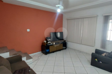 Casa à venda com 3 quartos, sendo 1 suíte, em Cosmos, Rio de Janeiro, RJ