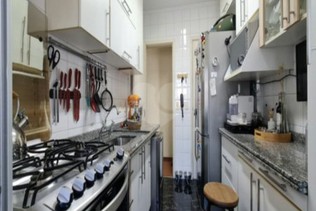 Apartamento à venda com 3 quartos, sendo 1 suíte,  em Vila Gilda, Santo André, SP