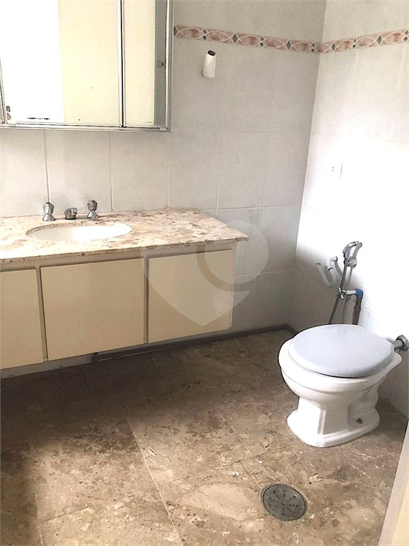Sobrado à venda com 4 quartos, sendo 1 suíte, em Brooklin Velho, São Paulo, SP