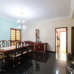 Casa com 3 dormitórios sendo 3 suítes com 03 vagas de garagem.