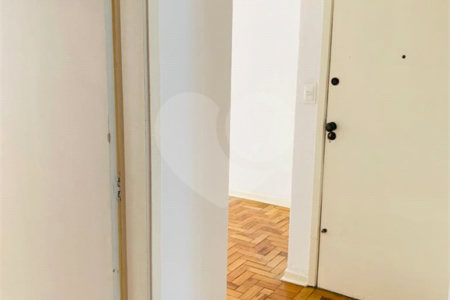 Apartamento à venda com 2 quartos, sendo 1 suíte, em Pinheiros, São Paulo, SP