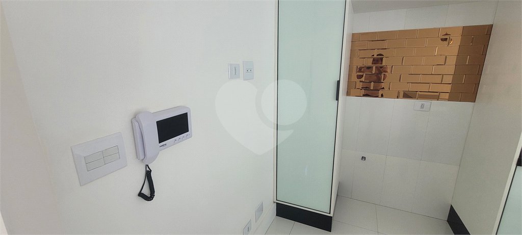 Sobrado à venda com 4 quartos, sendo 2 suítes, em Vila Irmãos Arnoni, São Paulo, SP