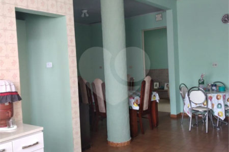 Casa à venda com 4 quartos, sendo 1 suíte, no Centro, Mairinque, SP