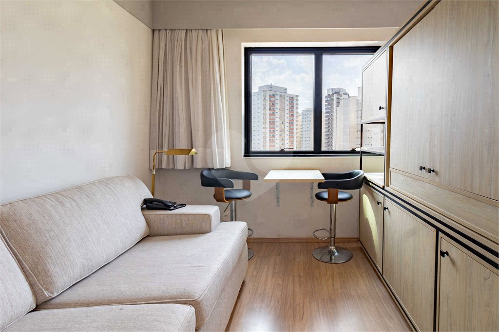 Flat à venda com 1 suíte em Indianópolis, São Paulo, SP