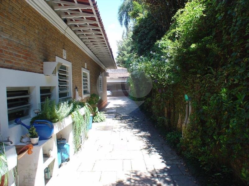 Casa à venda com 4 quartos, sendo 1 suíte, em Brooklin Velho, São Paulo, SP