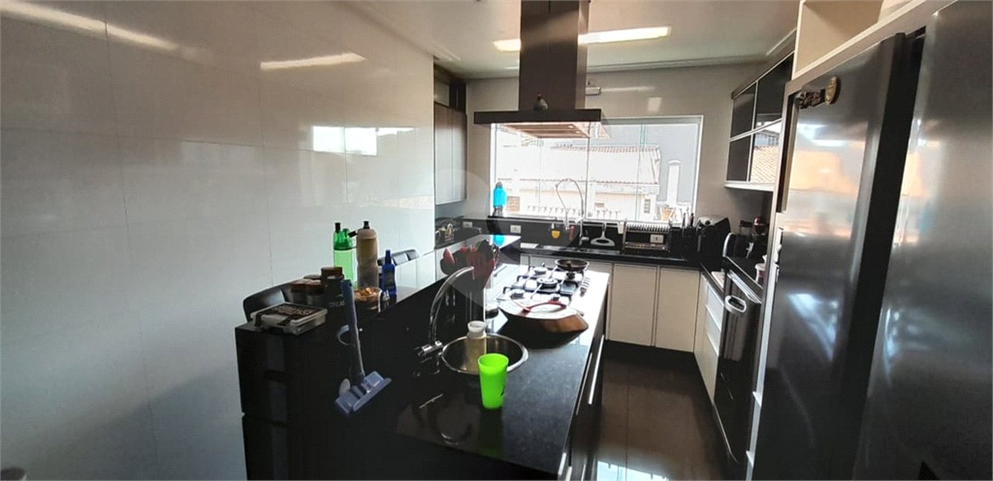 Sobrado à venda com 3 quartos, sendo 2 suítes,  em Vila Pires, Santo André, SP