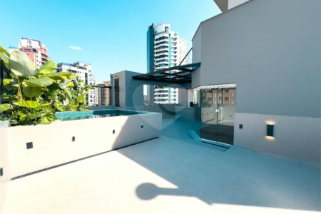 Cobertura à venda com 3 quartos, sendo 1 suíte, em Vila Andrade, São Paulo, SP