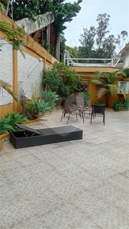 Casa à venda com 4 quartos, sendo 2 suítes, no condomínio Canamari, São Paulo - SP