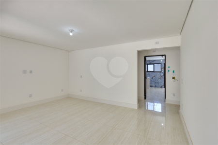 Casa Térrea à venda com 4 quartos, sendo 3 suítes, em Jardim Prudência, São Paulo, SP