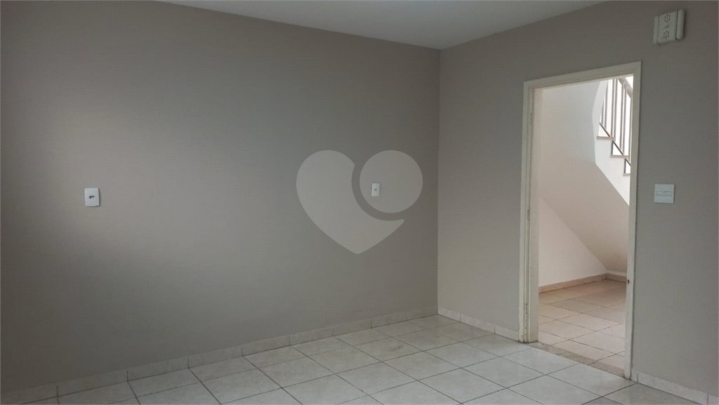 Sobrado à venda com 4 quartos, sendo 1 suíte, em Vila Mazzei, São Paulo, SP