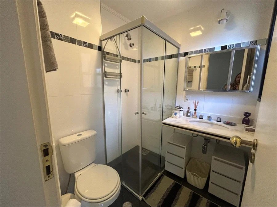 Apartamento à venda com 4 quartos, sendo 2 suítes,  em Pinheiros, São Paulo, SP