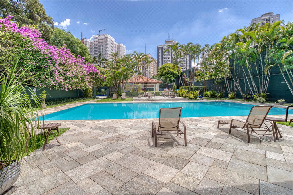 Apartamento à venda com 4 suítes em Jardim Marajoara, São Paulo, SP