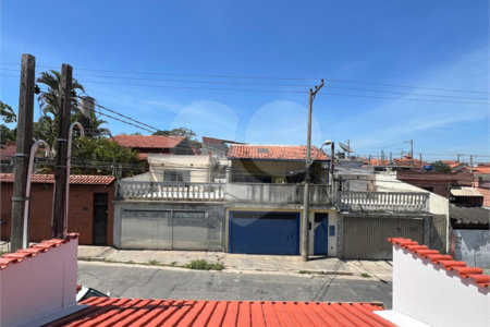Sobrado à venda com 3 quartos, sendo 1 suíte, em Conjunto Habitacional Brás Cubas, Mogi das Cruzes, SP