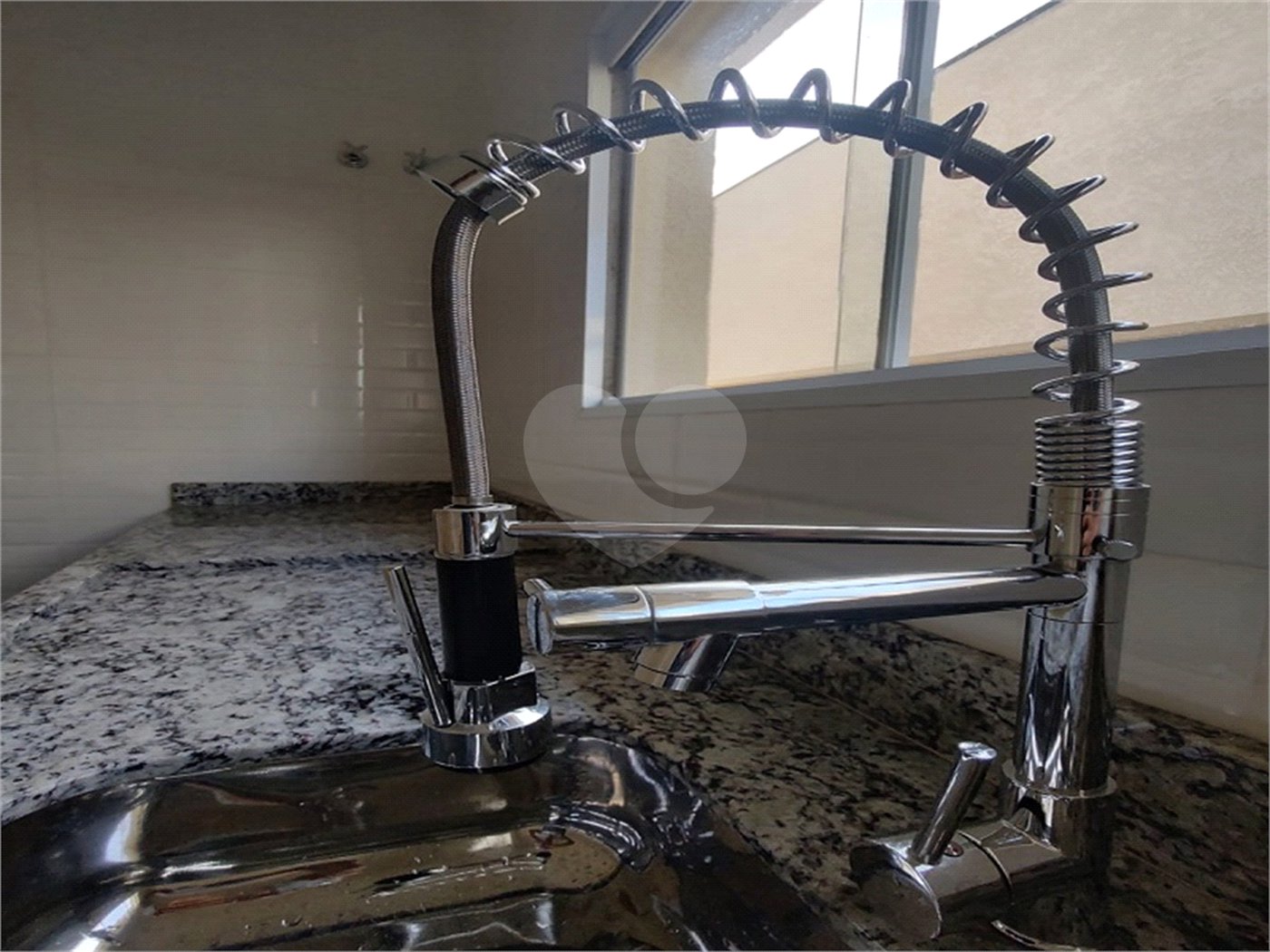 Casa à venda com 3 quartos, sendo 1 suíte,  no condomínio Atibaia Park 1, Atibaia - SP