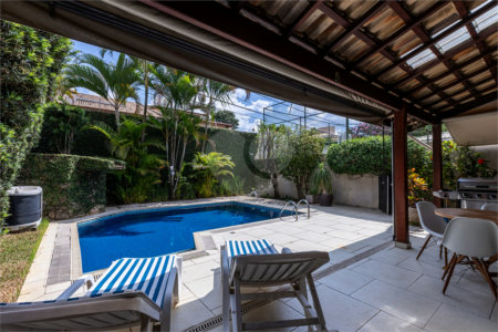 Casa à venda com 4 quartos, sendo 2 suítes,  no condomínio Los Alámos, São Paulo - SP