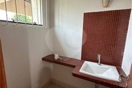 Casa à venda com 3 quartos, sendo 1 suíte, em Jardim Santa Marta, Cuiabá, MT