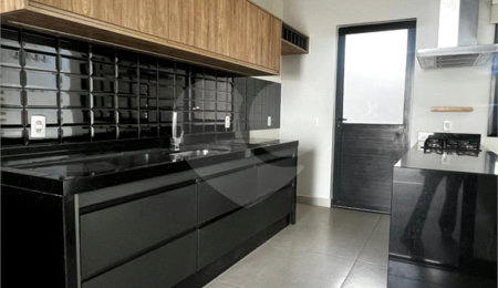 Casa à venda com 3 quartos, sendo 1 suíte,  no condomínio Village Moutonnée, Salto - SP