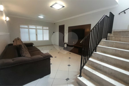 Sobrado à venda com 3 quartos, sendo 1 suíte, em Jardim Prudência, São Paulo, SP