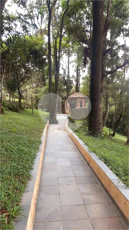 Casa à venda com 3 quartos, sendo 1 suíte, no condomínio Jardim da Monntanha II, Mairiporã - SP