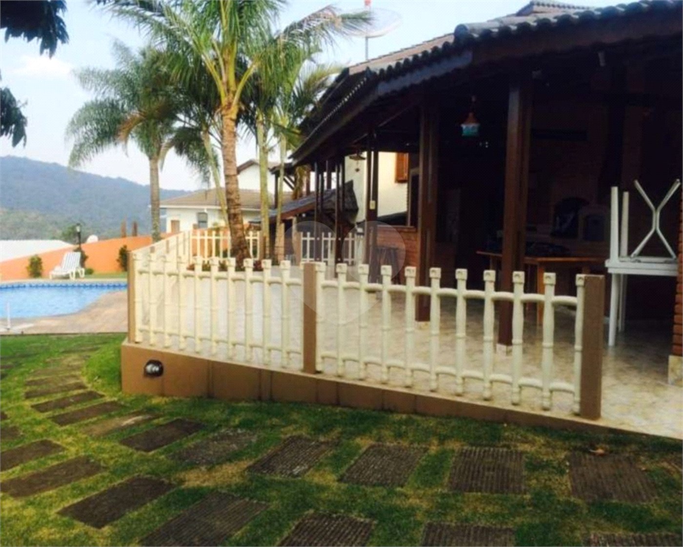 Sobrado à venda com 5 quartos, sendo 2 suítes, em Seerra da Cantareira, Mairiporã, SP