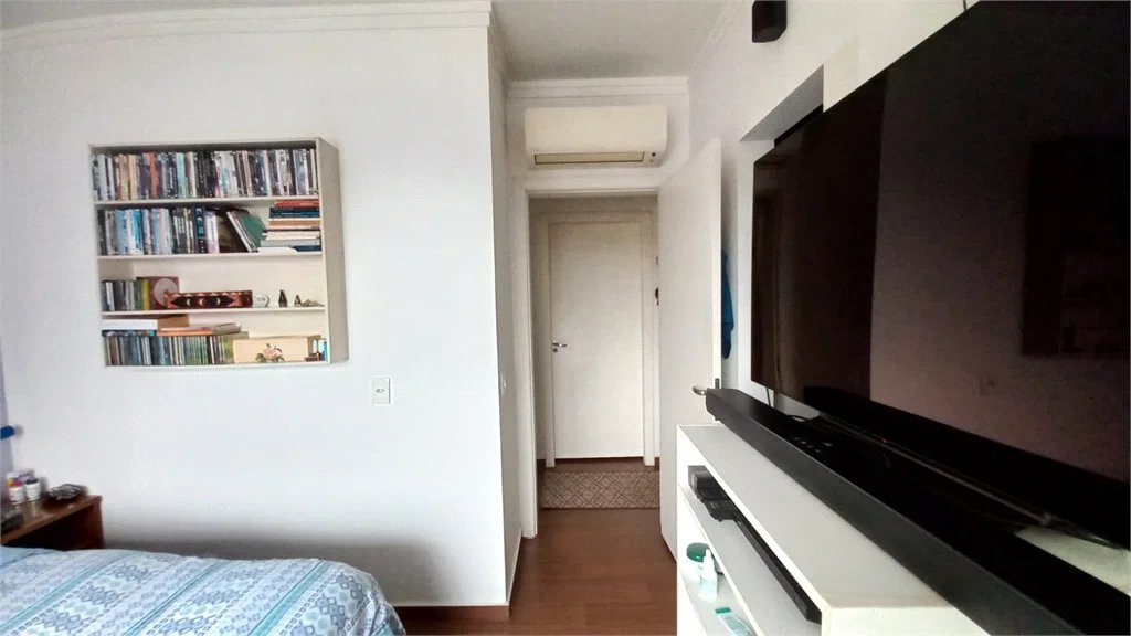 Sobrado à venda com 3 quartos, sendo 1 suíte,  em Vila Gomes, São Paulo, SP