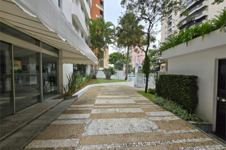 Apartamento à venda com 3 quartos, sendo 1 suíte, em Indianópolis, São Paulo, SP