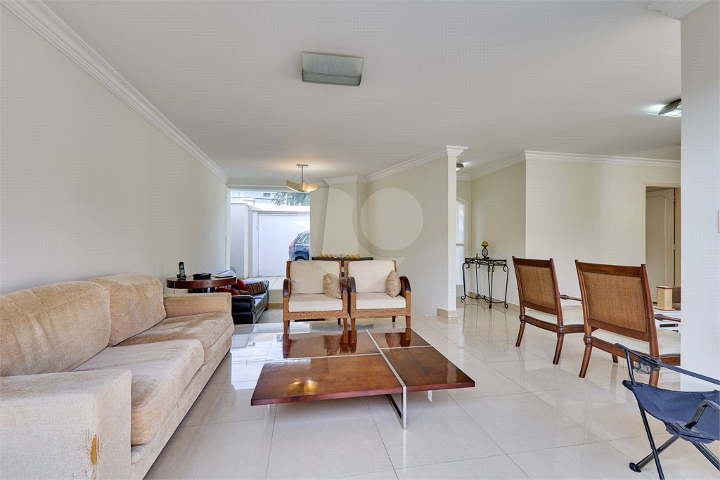 Casa de Vila à venda com 4 quartos, sendo 2 suítes, em Campo Grande, São Paulo, SP