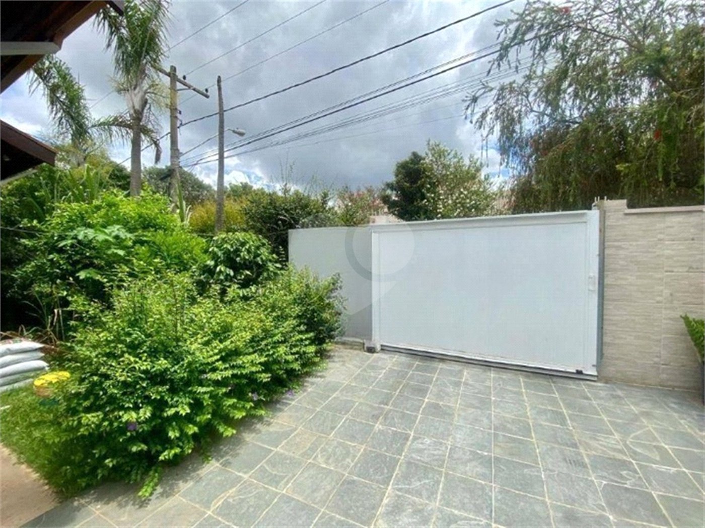 Casa à venda com 3 quartos, sendo 1 suíte, no condomínio Recanto dos Paturis, Vinhedo - SP