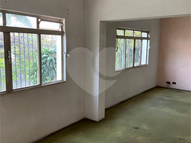 Sobrado à venda com 3 quartos, sendo 1 suíte,  em Parada Inglesa, São Paulo, SP