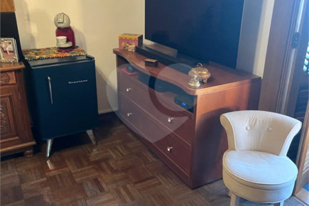 Sobrado à venda com 4 quartos, sendo 1 suíte,  em Jardim Leonor Mendes de Barros, São Paulo, SP
