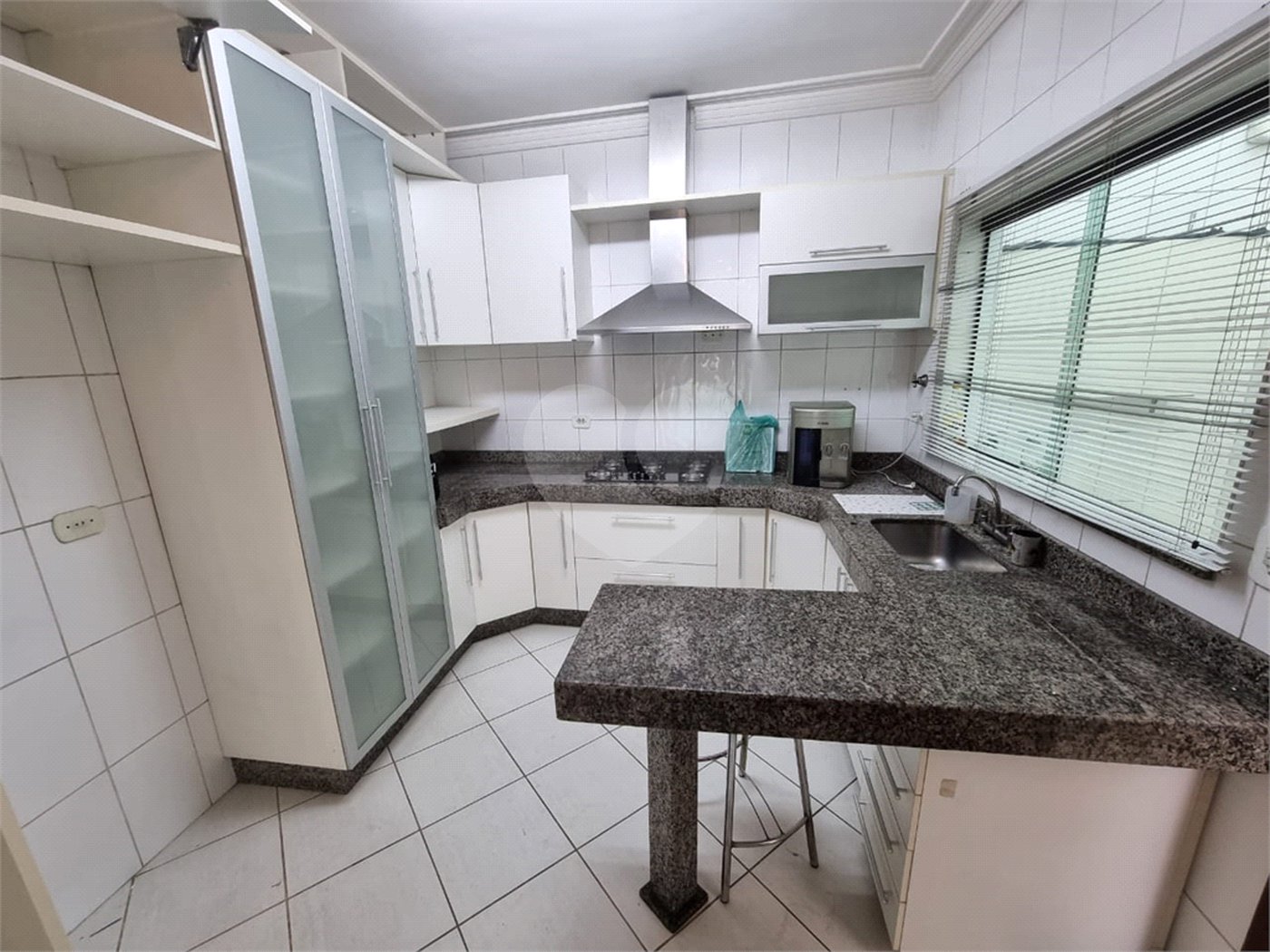 Casa à venda ou para alugar com 3 quartos, sendo 1 suíte,  em Bosque da Saúde, São Paulo, SP
