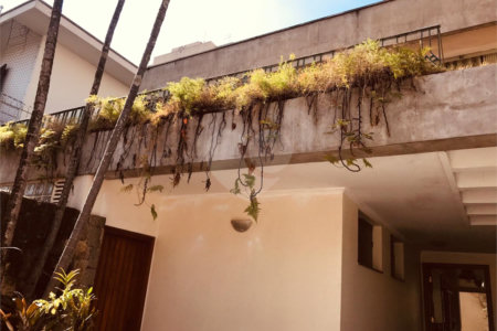 Casa à venda com 4 quartos, sendo 2 suítes, em Jardim das Vertentes, São Paulo, SP